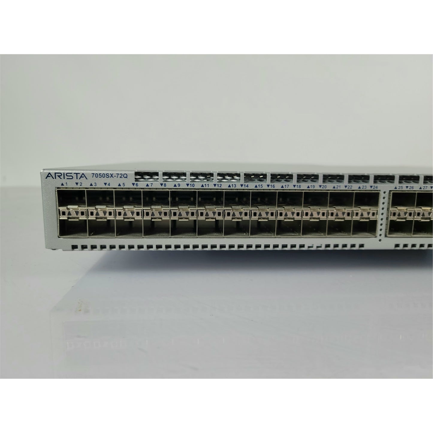Arista DCS-7050SX-72Q, 48SFP+ & 6x40Gbe QSFP+ switch, chassis only (Used - Good)