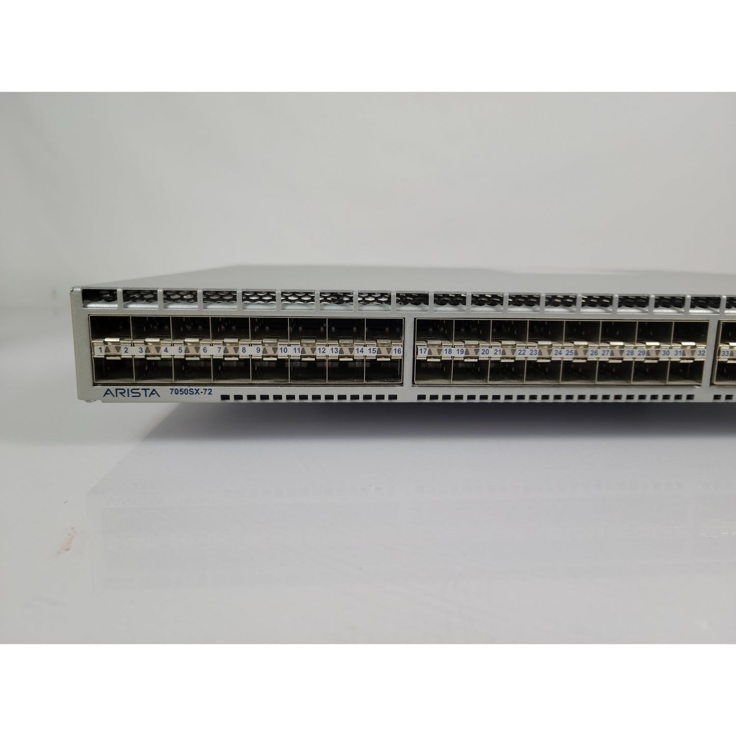 Arista DCS-7050SX-72 48xSFP+ & 2x MXP switch, chassis only (Used - Good)