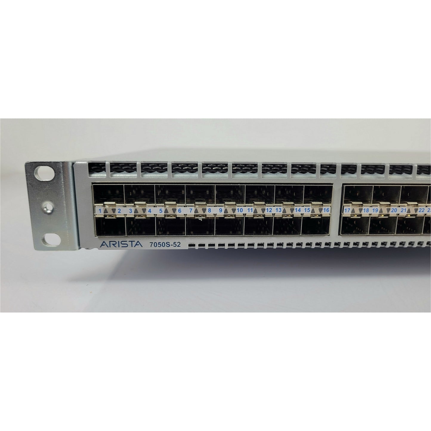 Arista DCS-7050S-52-F, 52x 10GbE (SFP+) switch (Used - Good)