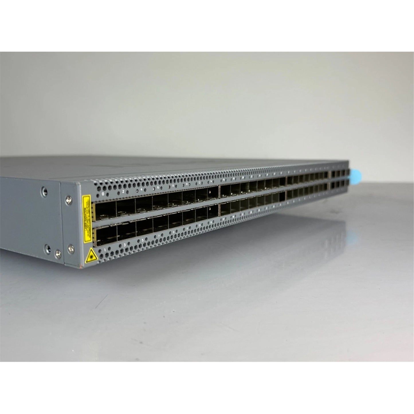Juniper QFX5120-48Y-AFI, 48x 25GbE & 8x 100GbE switch (Used - Good)