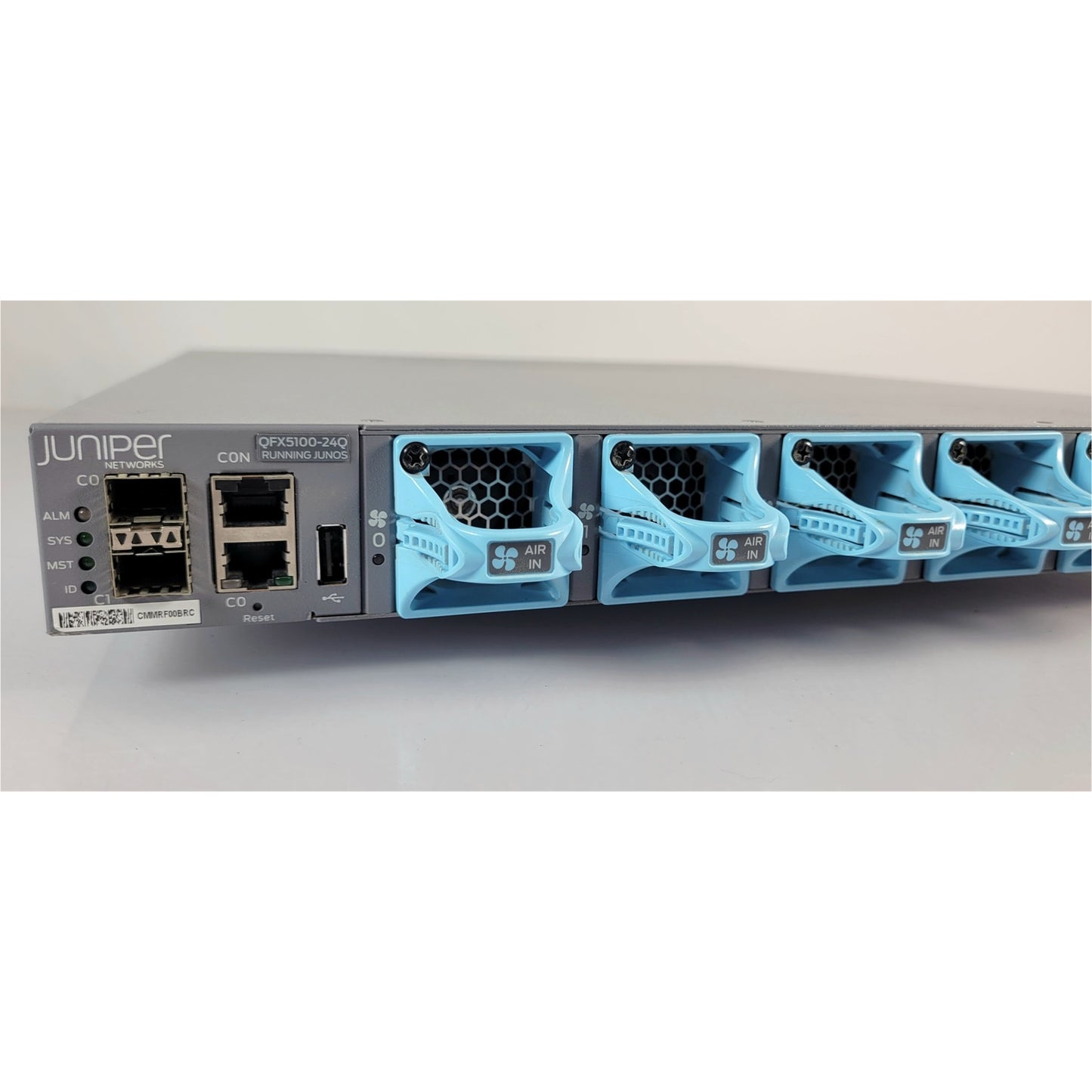 Juniper QFX5100-24Q-3AFI, 24x QSFP+ ports switch (Used - Good)