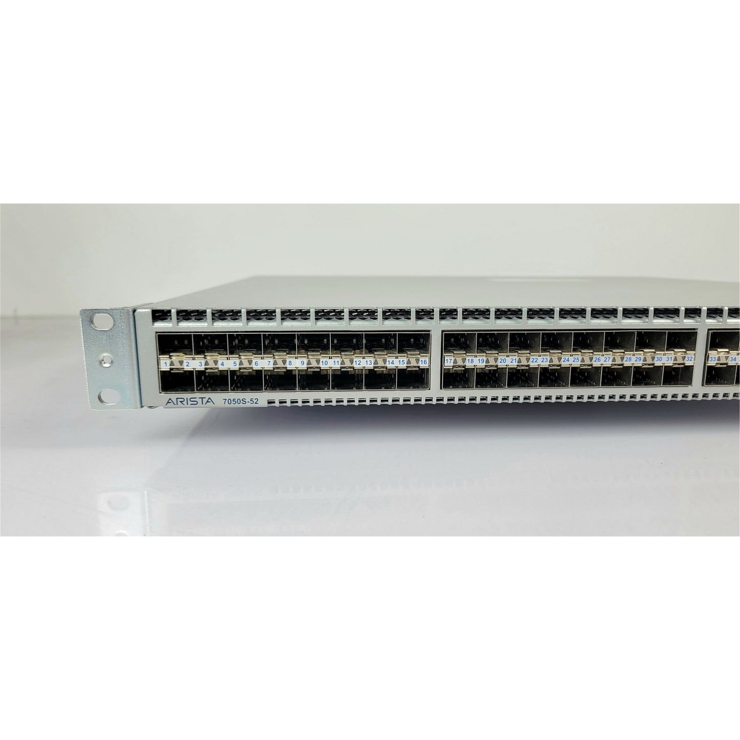 Arista DCS-7050S-52-S, 52x 10GbE (SFP+) switch (Used - Good)