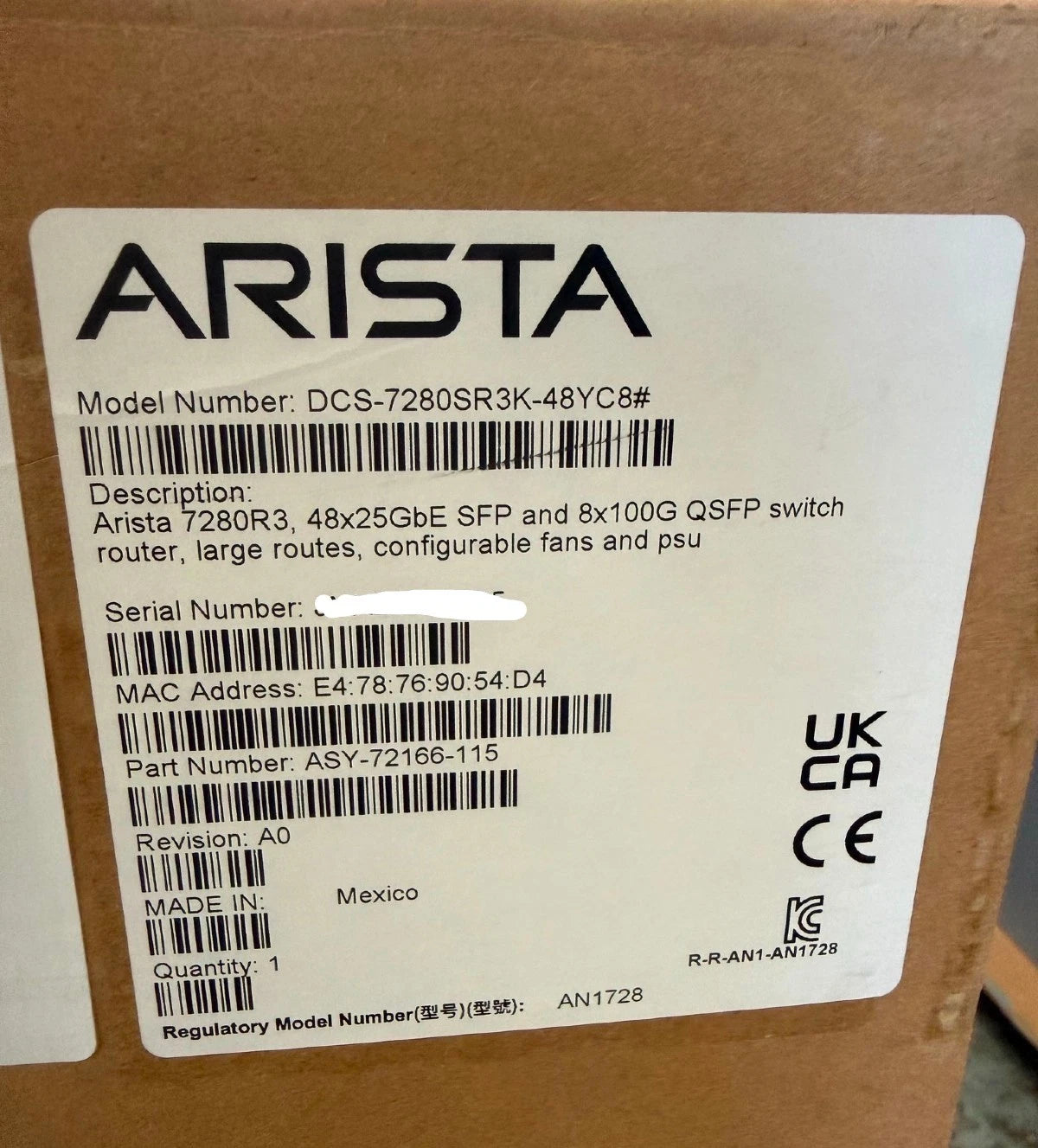 Arista 7280R3, 8x 25GbE SFP and 8x 100G QSFP switch router.