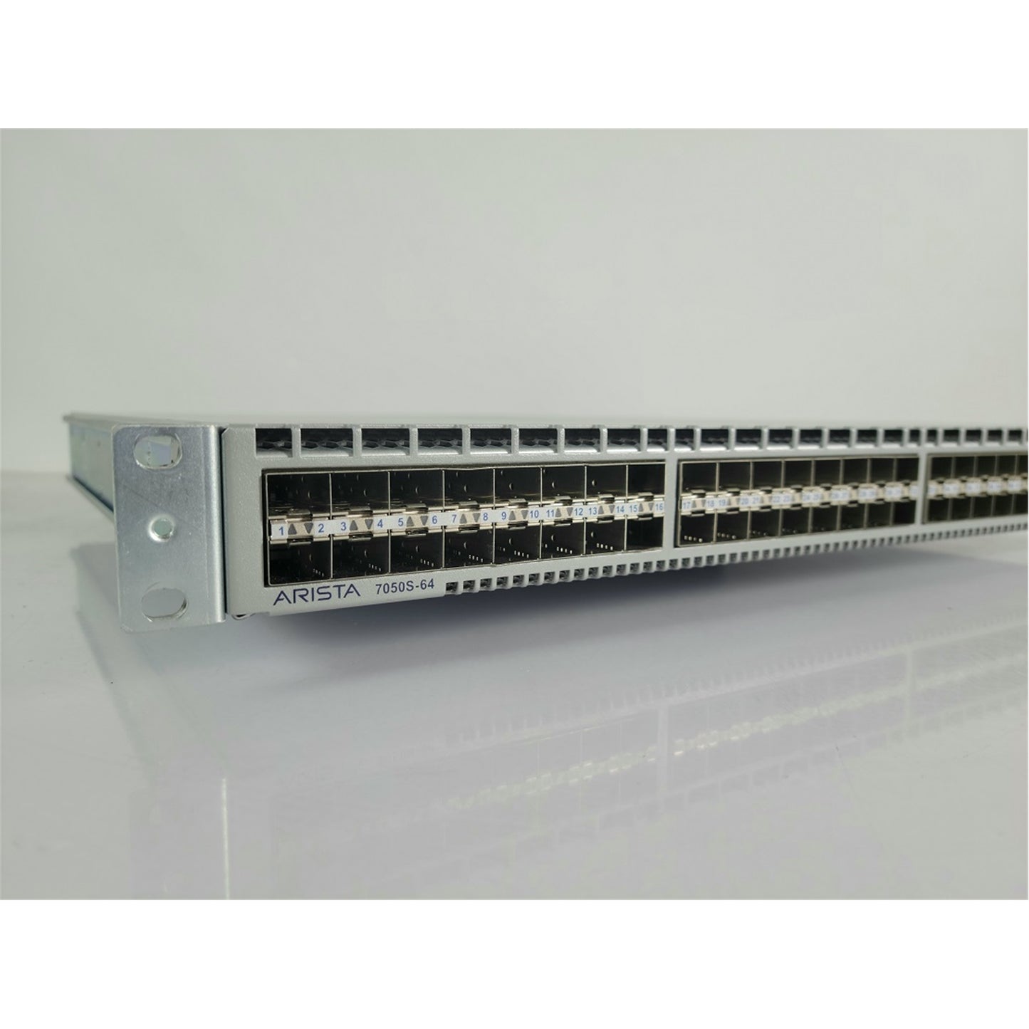 Arista DCS-7050S-64, 48x10GbE (SFP+) & 4xQSFP+ switch, chassis only (Used - Good)